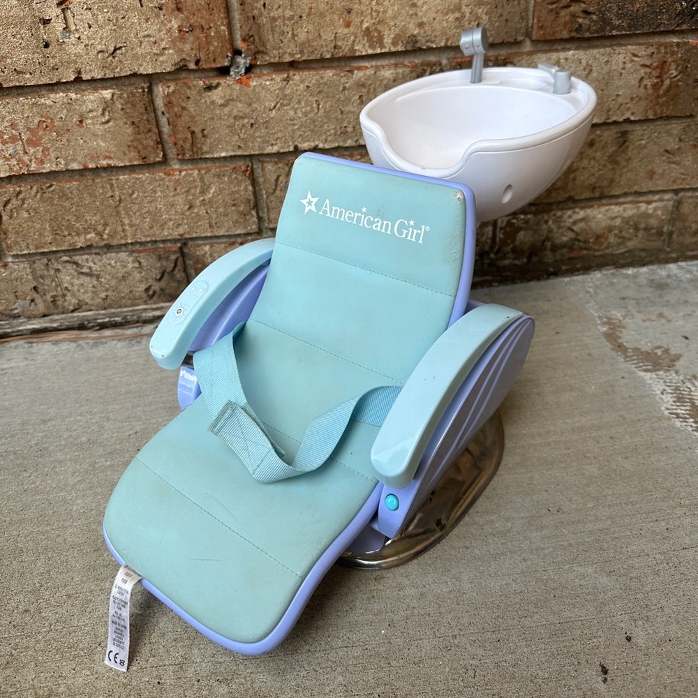 RETIRED American Girl Doll Spa Chair Beauty Salon Stylist Hair Wash Station Sink